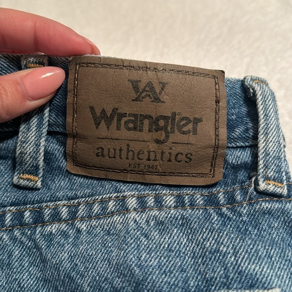 Men’s Wrangler authentics jeans, size 35x29 - Picture 2 of 5